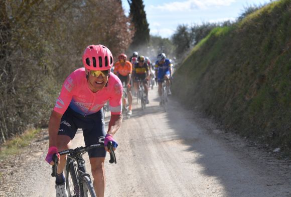 Simon Clarke in action 